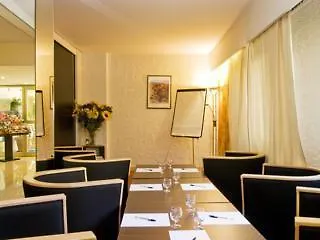 Grande Bretagne Hotel *